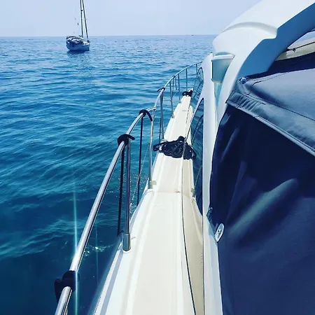 R'paradise Botel Agde